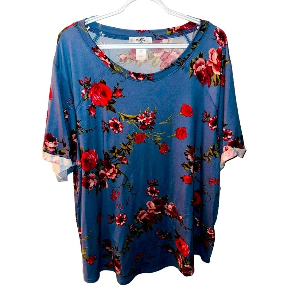 NWT- Moa Moa short roll sleeve floral shirt